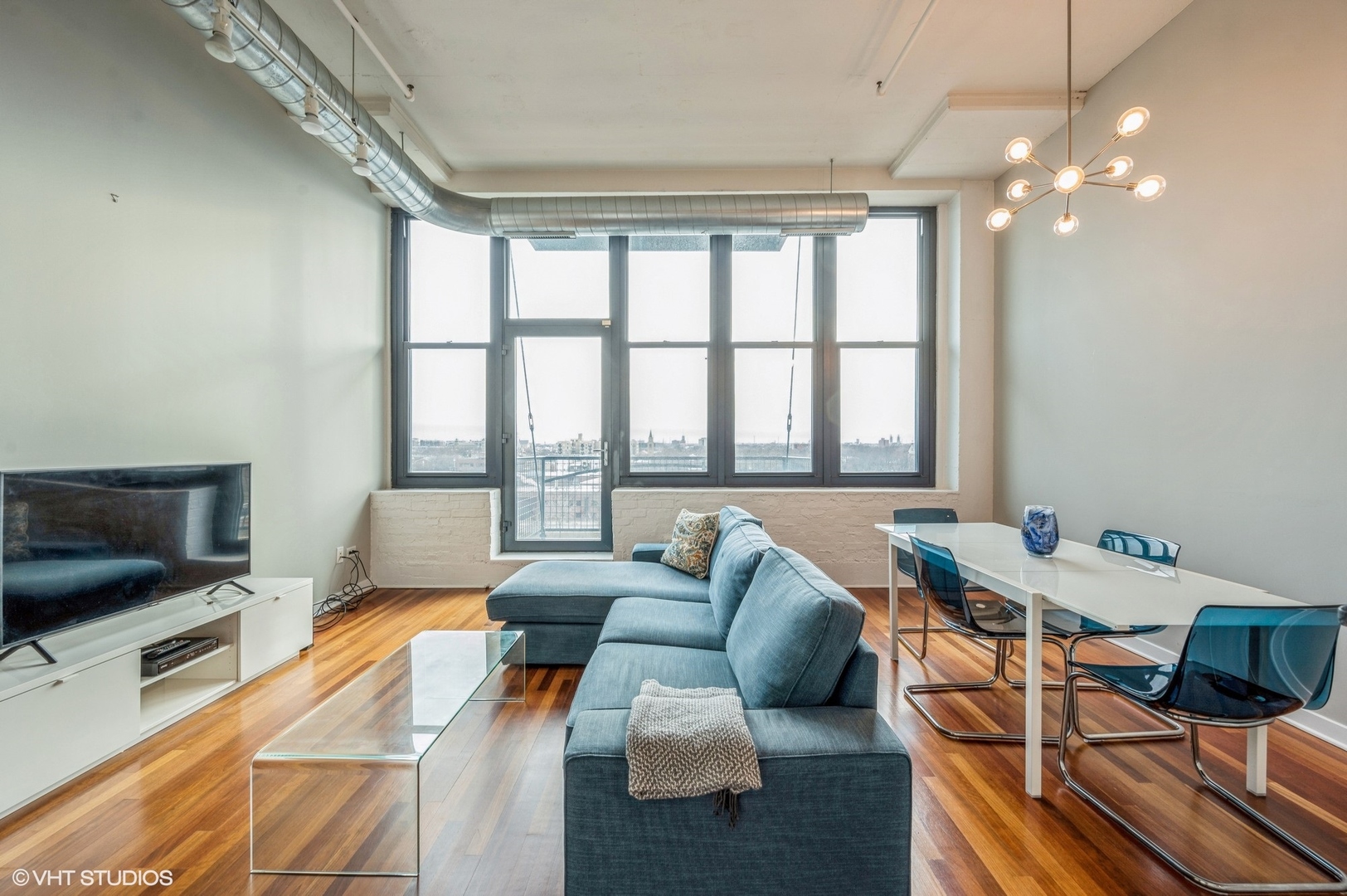 1224 W Van Buren Street 608