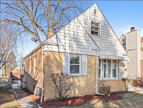 32 166th Place Calumet City IL 60409