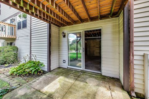 Tiny photo for 14 Oxford Court, Algonquin, IL 60102 (MLS # 12495267)