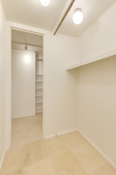 Tiny photo for 2400 N Lakeview Avenue #310, Chicago, IL 60614 (MLS # 12515018)