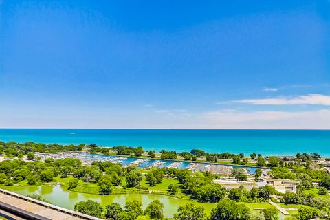 Tiny photo for 2400 N Lakeview Avenue #310, Chicago, IL 60614 (MLS # 12515018)