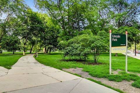 Tiny photo for 2400 N Lakeview Avenue #310, Chicago, IL 60614 (MLS # 12515018)