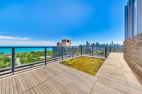 Tiny photo for 2400 N Lakeview Avenue #310, Chicago, IL 60614 (MLS # 12515018)