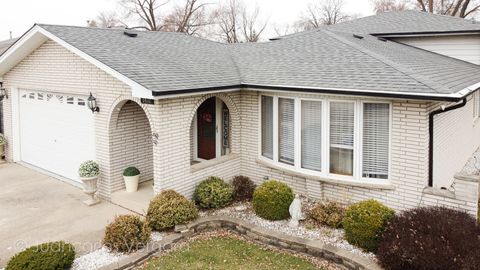 Tiny photo for 8432 Natchez Avenue, Burbank, IL 60459 (MLS # 12593988)