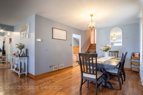 Tiny photo for 8432 Natchez Avenue, Burbank, IL 60459 (MLS # 12593988)