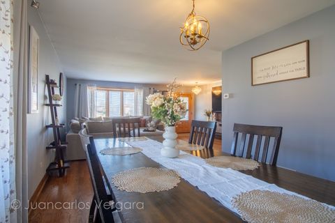 Tiny photo for 8432 Natchez Avenue, Burbank, IL 60459 (MLS # 12593988)