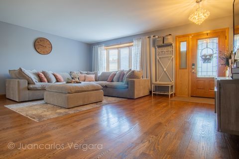 Tiny photo for 8432 Natchez Avenue, Burbank, IL 60459 (MLS # 12593988)