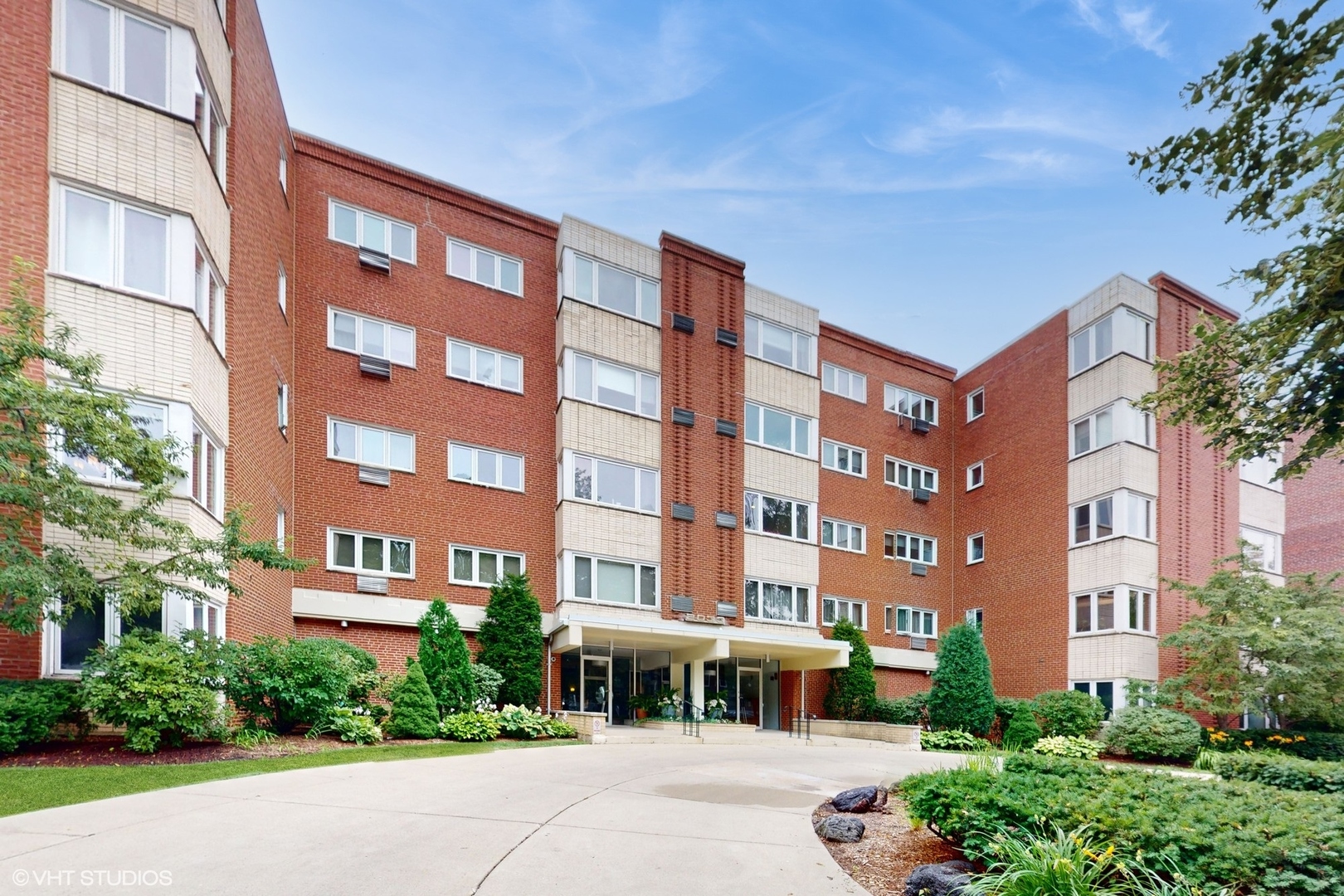 View Evanston, IL 60201 condo