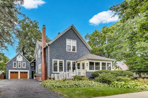 1606 Forest Avenue Wilmette IL 60091