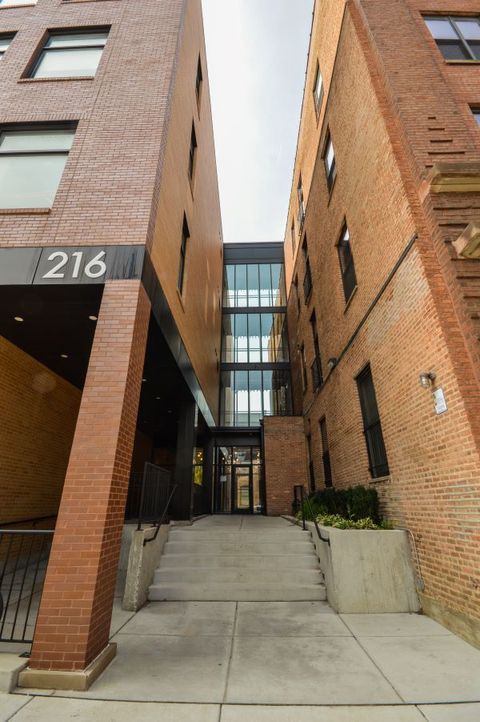 216 N May Street 403 Chicago IL 60607