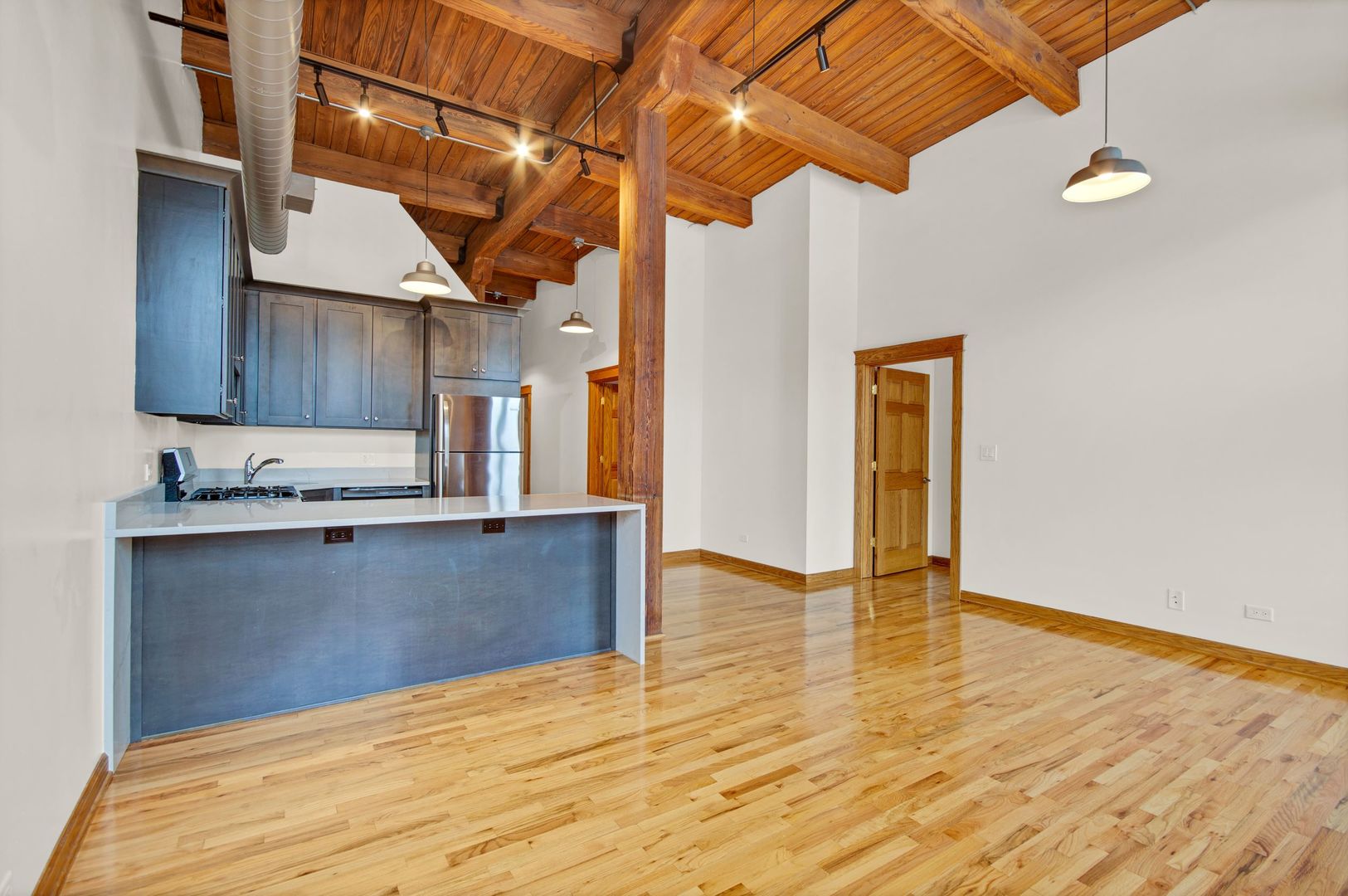 216 N May Street 403