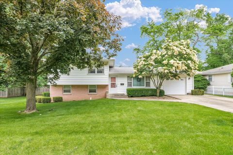 404 Maple Lane Monticello IL 61856