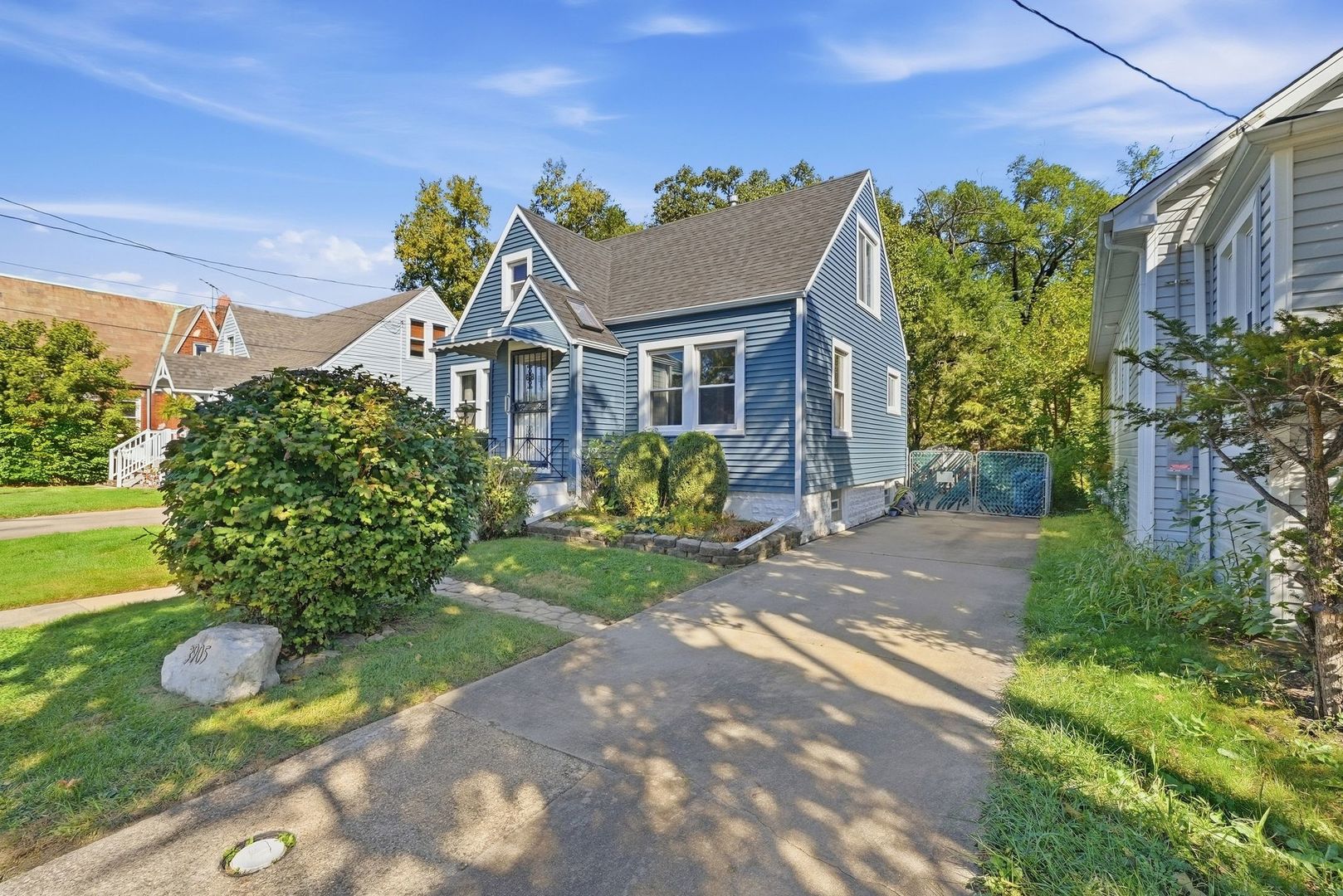 3905 Custer Avenue