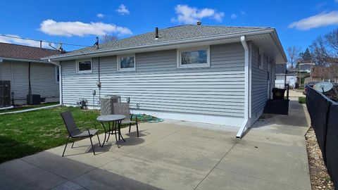 Tiny photo for 1124 13th Avenue, Fulton, IL 61252 (MLS # 12614053)
