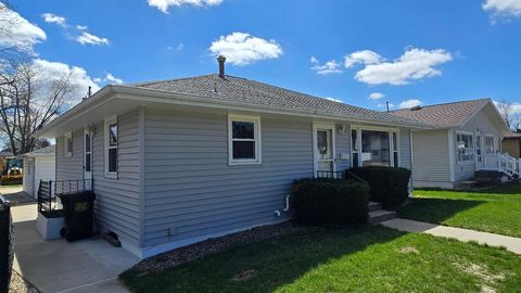 Tiny photo for 1124 13th Avenue, Fulton, IL 61252 (MLS # 12614053)