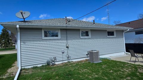 Tiny photo for 1124 13th Avenue, Fulton, IL 61252 (MLS # 12614053)