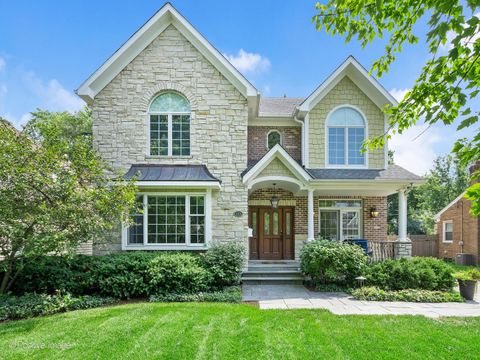 Photo of 113 Mohawk Drive, Clarendon Hills, IL 60514 (MLS # 12450319)