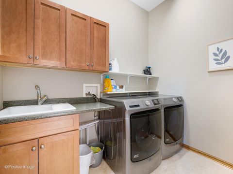Tiny photo for 113 Mohawk Drive, Clarendon Hills, IL 60514 (MLS # 12450319)
