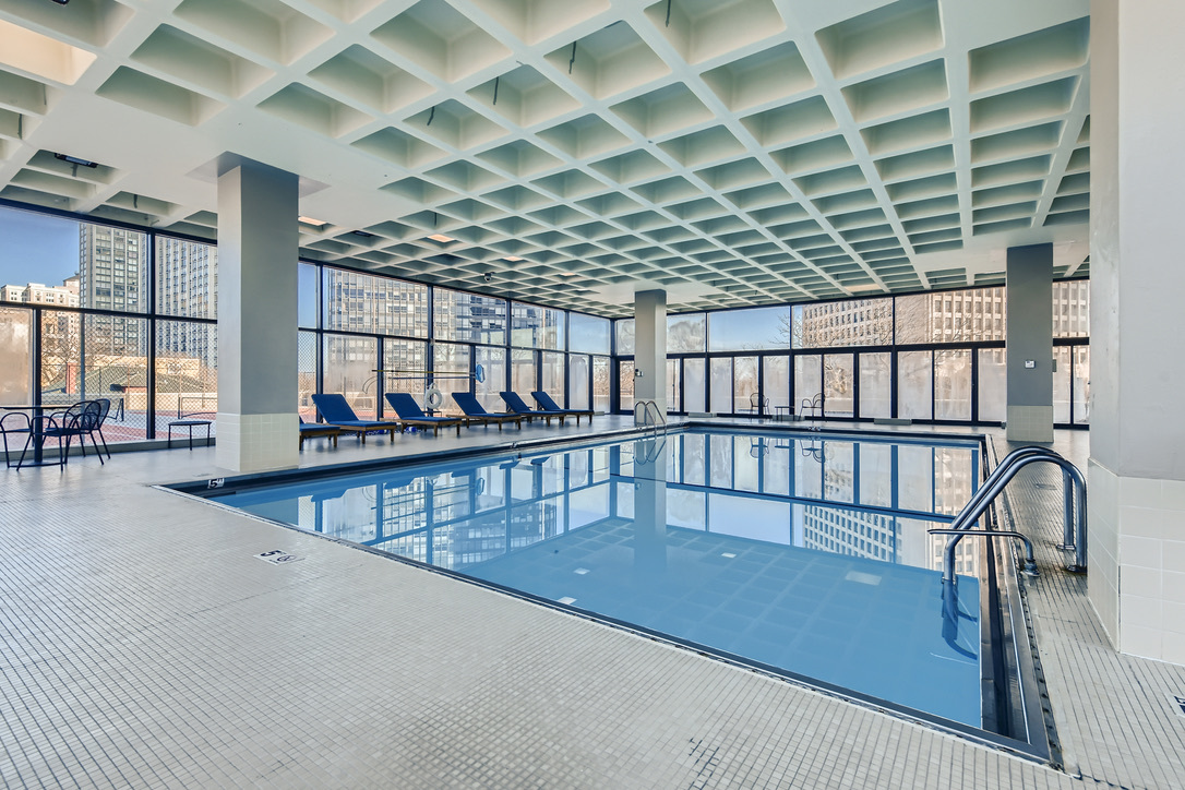 5320 N Sheridan Road 2001