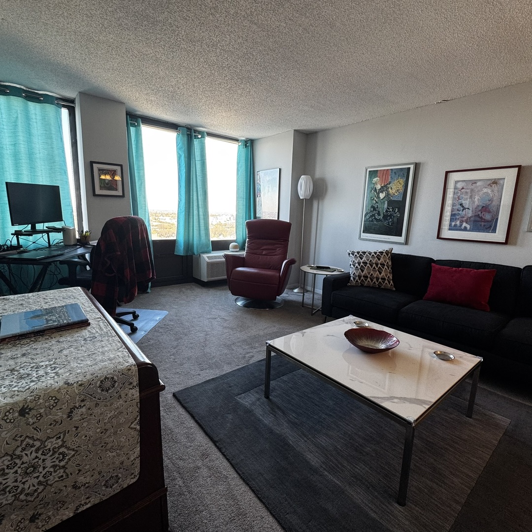 5320 N Sheridan Road 2001