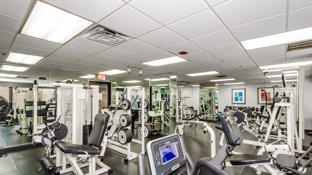 5320 N Sheridan Road 2001