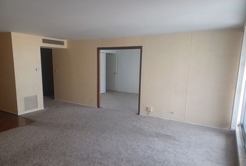 Tiny photo for 6033 N Sheridan Road #37H, Chicago, IL 60660 (MLS # 12513798)