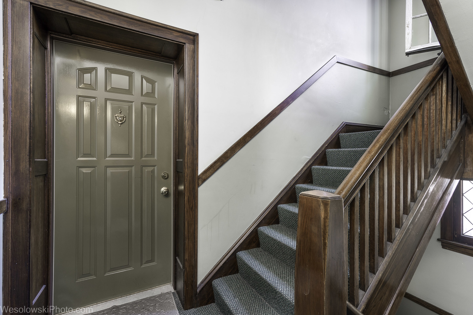 2719 N Lockwood Avenue 2B