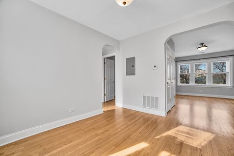 Tiny photo for 2719 N Lockwood Avenue #2B, Chicago, IL 60639 (MLS # 12578712)