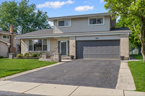 Photo of 1560 W Goldengate Drive, Addison, IL 60101 (MLS # 12438720)