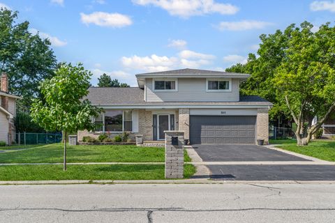 Tiny photo for 1560 W Goldengate Drive, Addison, IL 60101 (MLS # 12438720)