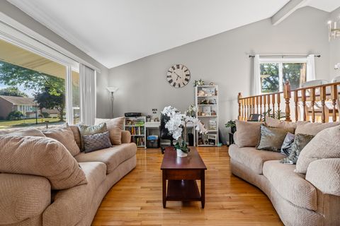 Tiny photo for 1560 W Goldengate Drive, Addison, IL 60101 (MLS # 12438720)