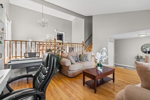 Tiny photo for 1560 W Goldengate Drive, Addison, IL 60101 (MLS # 12438720)