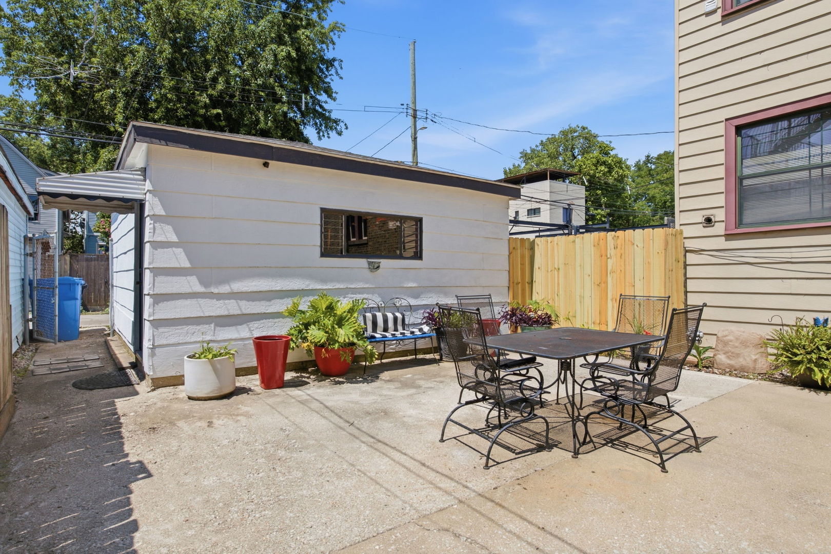 2444 N WESTERN Avenue