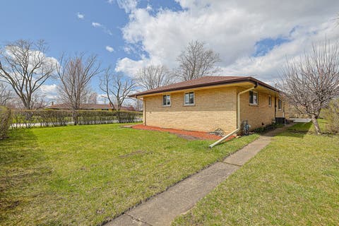 Tiny photo for 761 Marshall Drive, Des Plaines, IL 60016 (MLS # 12731065)