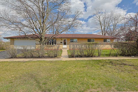 Photo of 761 Marshall Drive, Des Plaines, IL 60016 (MLS # 12731065)