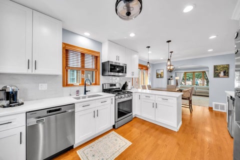 Tiny photo for 10805 S Drake Avenue, Chicago, IL 60655 (MLS # 12653868)