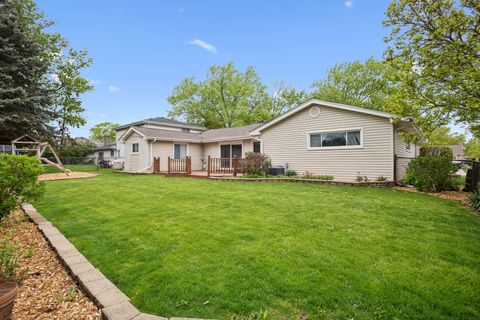 Tiny photo for 495 Kinkaid Court, Des Plaines, IL 60016 (MLS # 12608947)