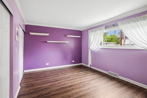 Tiny photo for 495 Kinkaid Court, Des Plaines, IL 60016 (MLS # 12608947)