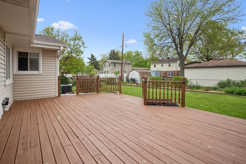 Tiny photo for 495 Kinkaid Court, Des Plaines, IL 60016 (MLS # 12608947)