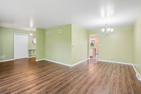 Tiny photo for 495 Kinkaid Court, Des Plaines, IL 60016 (MLS # 12608947)