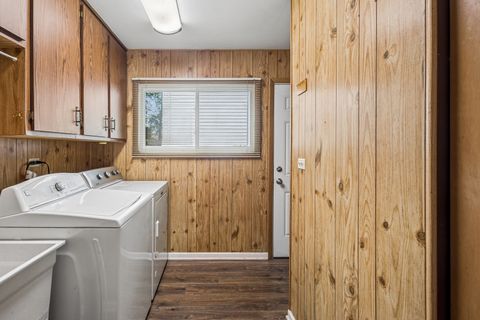 Tiny photo for 495 Kinkaid Court, Des Plaines, IL 60016 (MLS # 12608947)