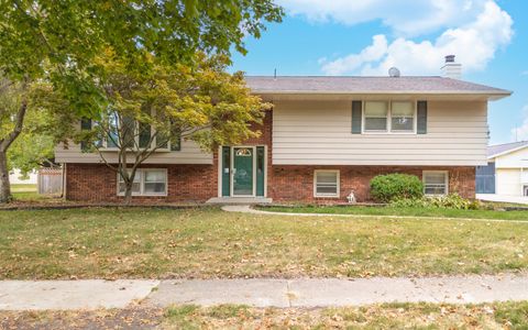 Photo of 1909 Marzel Drive, Bloomington, IL 61701 (MLS # 12496854)