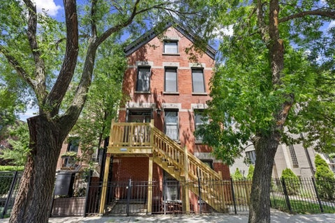 Photo of 1920 W Dickens Avenue #3R, Chicago, IL 60614 (MLS # 12678652)