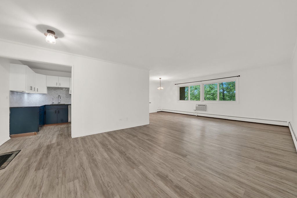 10015 Beverly Drive 404