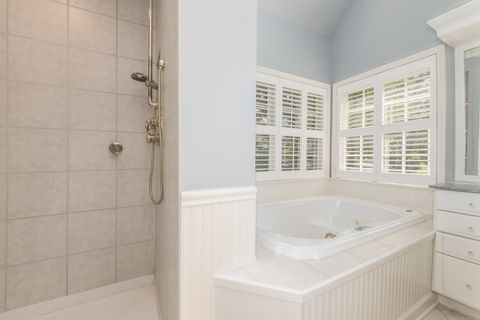 Tiny photo for 2 Royal Vale Drive, Oak Brook, IL 60523 (MLS # 12483562)