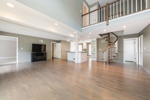 Tiny photo for 2 Royal Vale Drive, Oak Brook, IL 60523 (MLS # 12483562)
