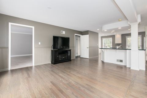 Tiny photo for 2 Royal Vale Drive, Oak Brook, IL 60523 (MLS # 12483562)