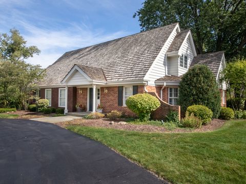 Photo of 2 Royal Vale Drive, Oak Brook, IL 60523 (MLS # 12483562)