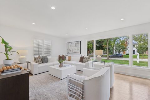 Tiny photo for 719 N Elm Street, Hinsdale, IL 60521 (MLS # 12496092)