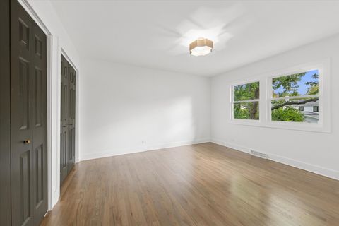 Tiny photo for 719 N Elm Street, Hinsdale, IL 60521 (MLS # 12496092)